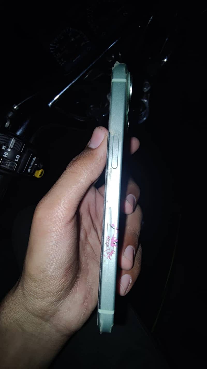 Apple iPhone 15 5