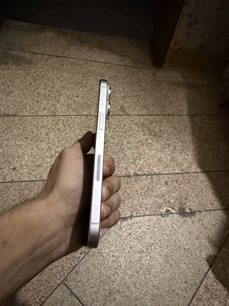 Apple iPhone 15 Pro Max 1