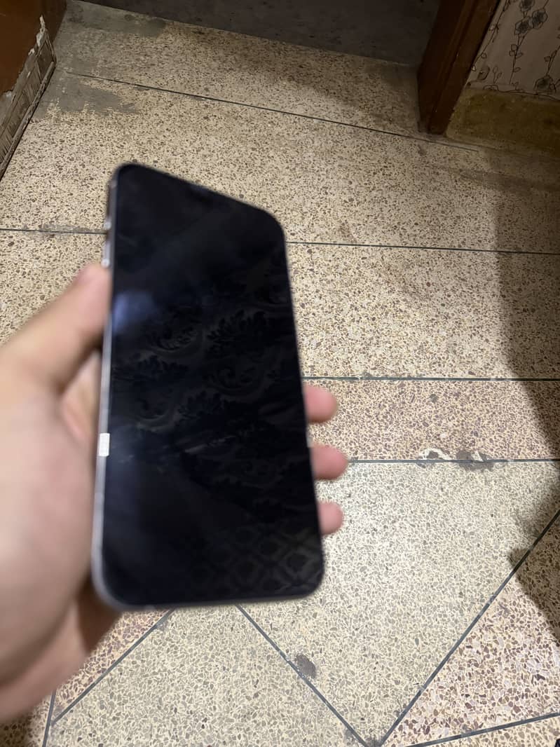 Apple iPhone 15 Pro Max 3