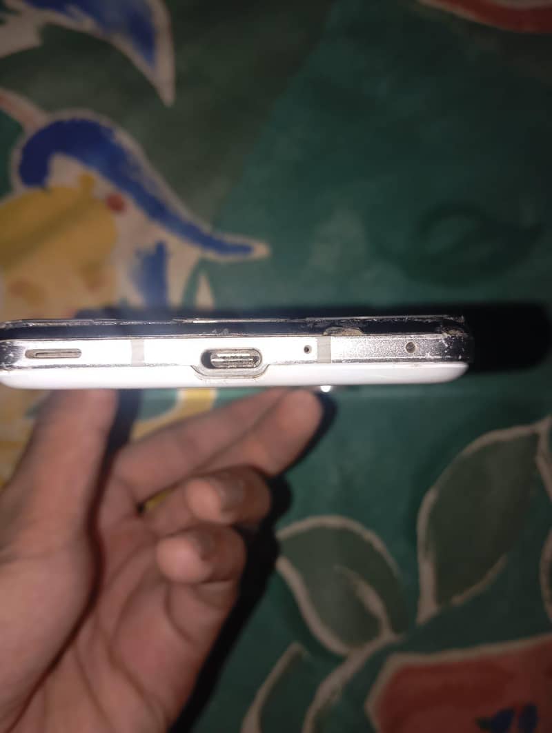 Sharp Aquos R5G 2