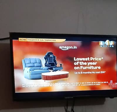 Changhong Ruba 32" Smart LED TV (Mint Condition)