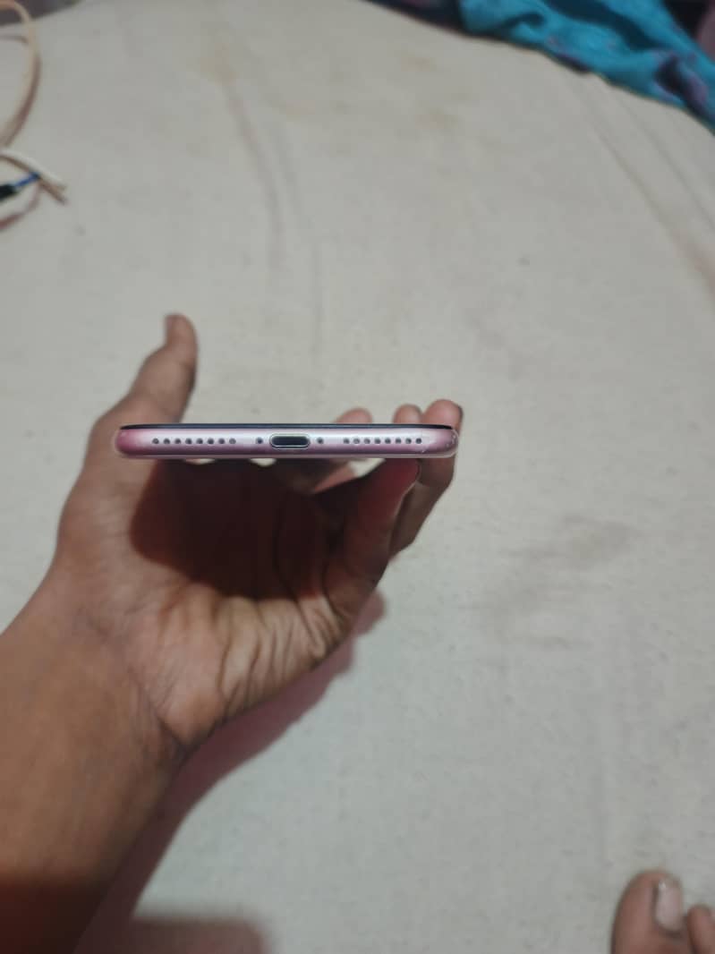 Apple iPhone 7 Plus 4