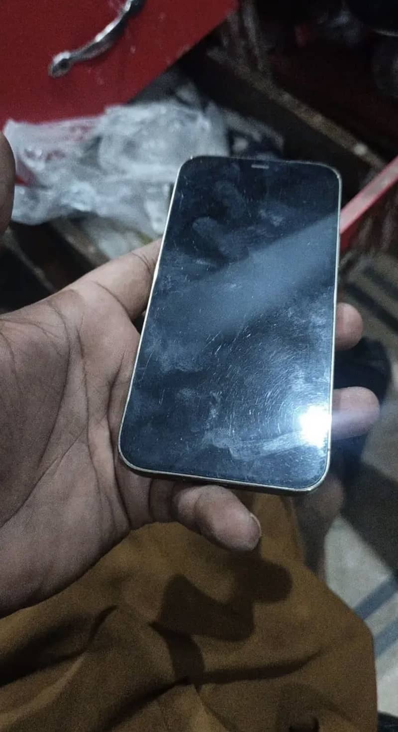 Apple iPhone 12 Pro 4