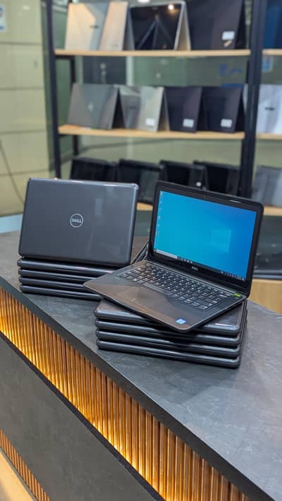DELL LATITUDE 3380 TOUCHSCREEN LAPTOP Core i5 Gen 7 8-128 SSD
