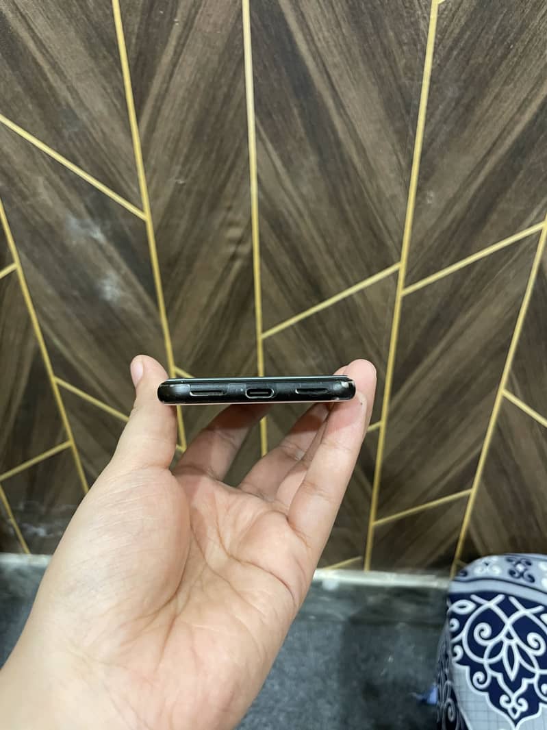 Google Pixel 4 3