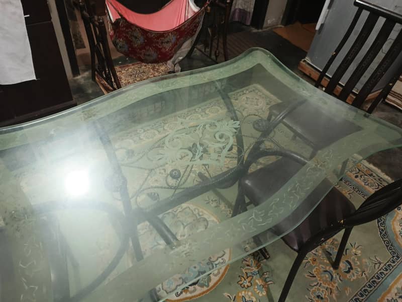 Dining table 0