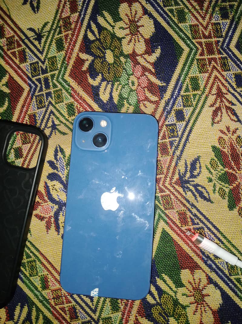 Apple iPhone 13 1