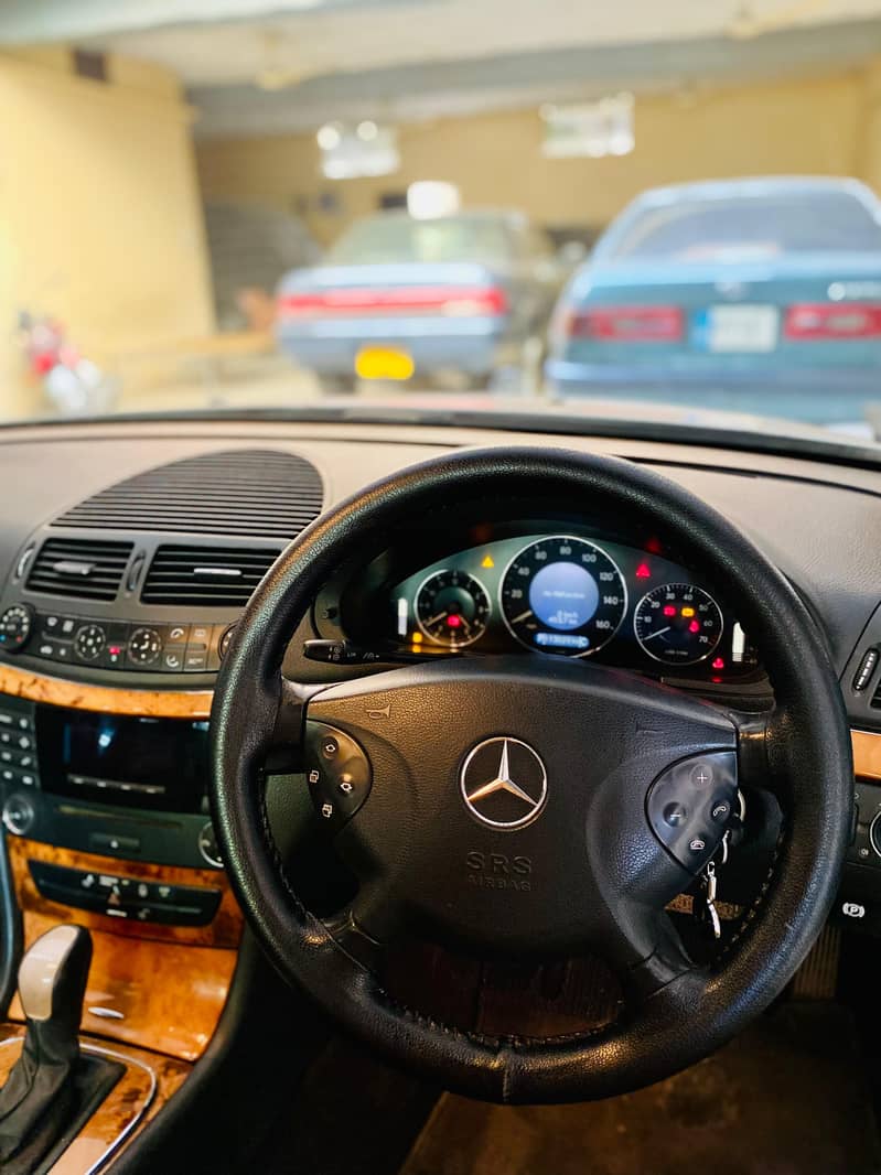 Mercedes E Class 2003 12