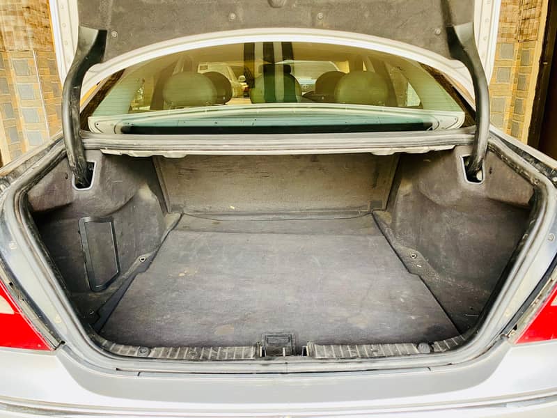 Mercedes E Class 2003 13