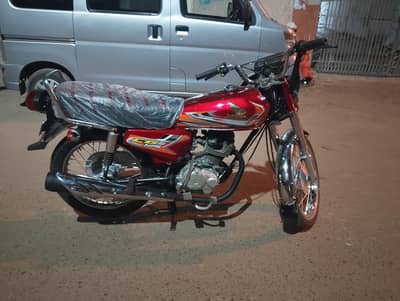 Honda cg125 (2013/14) Karachi no (2027) pr tayar ki he*0321*2889915*
