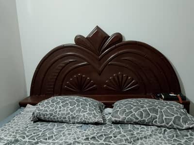 Bed & Show Case