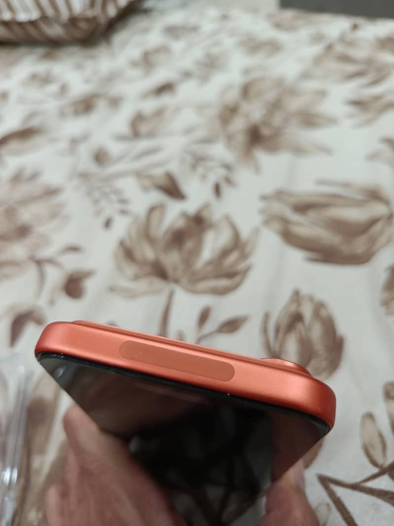 iPhone 17 pro max  4