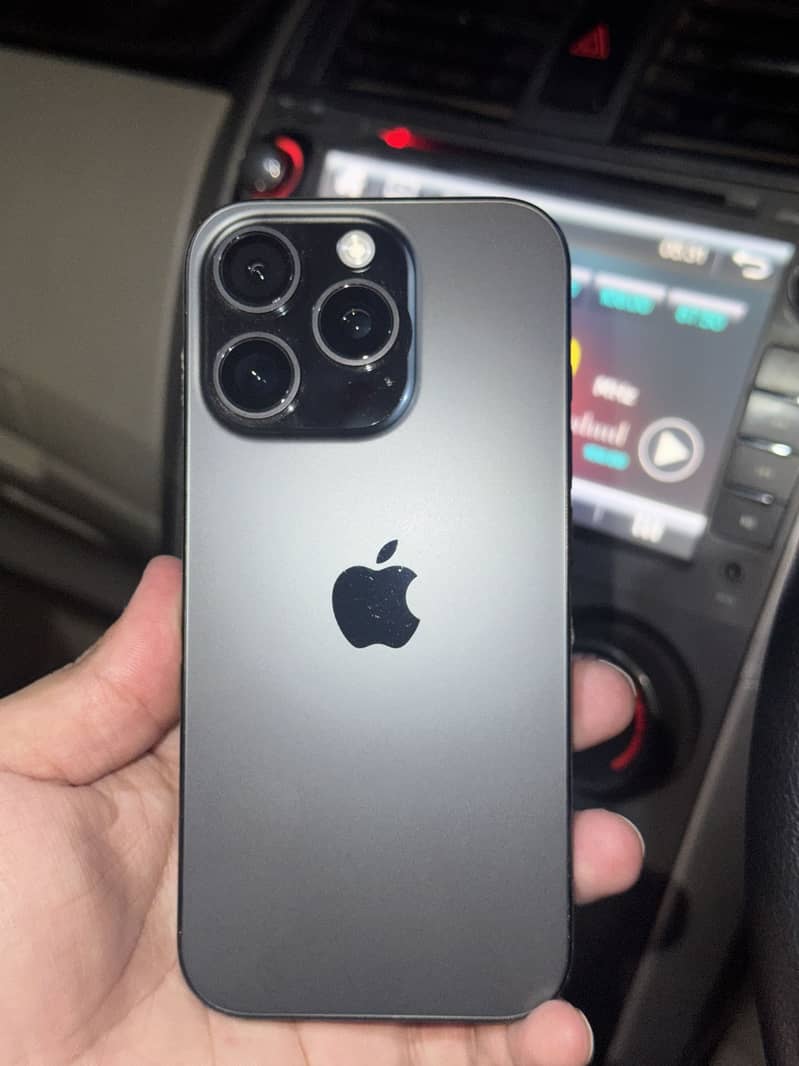 Apple iPhone 16 Pro 0