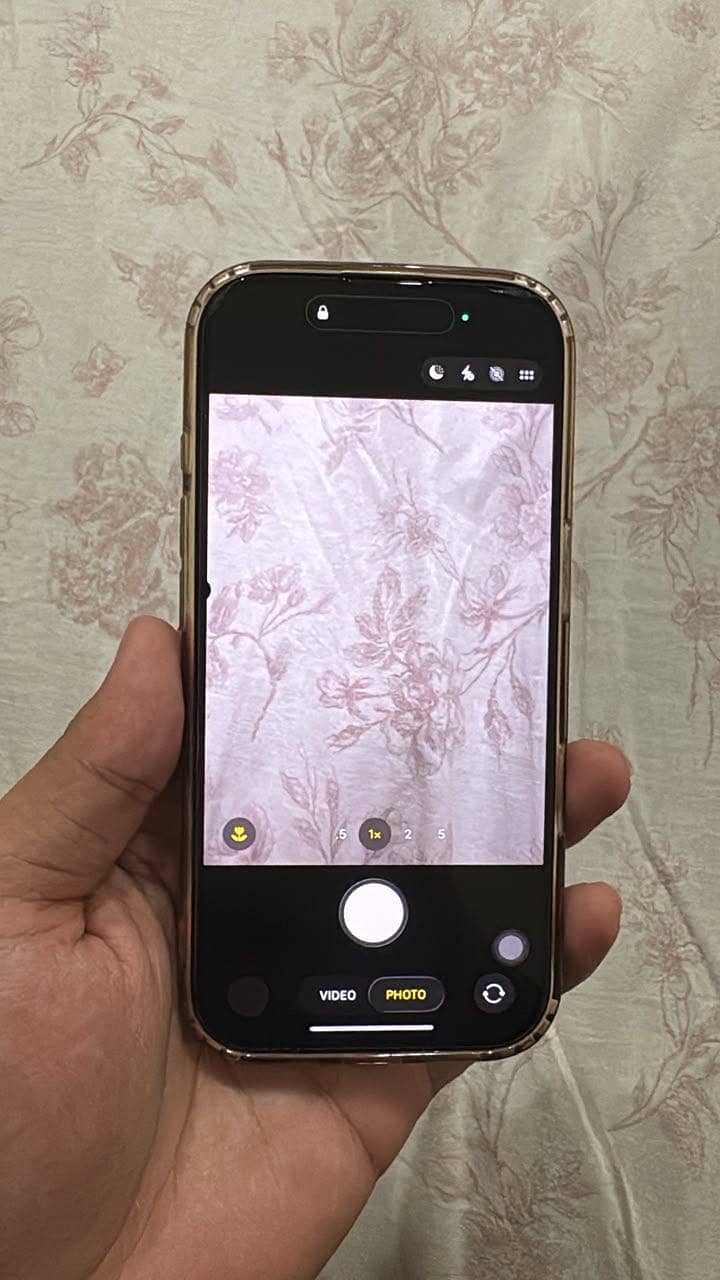 Apple iPhone 16 Pro 1