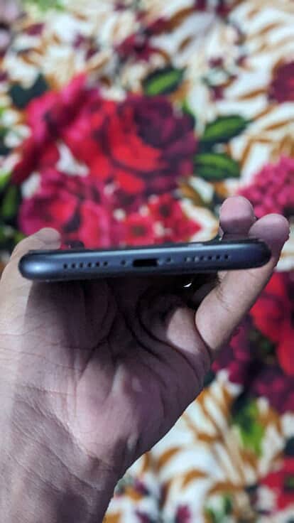 Apple iPhone 11 6