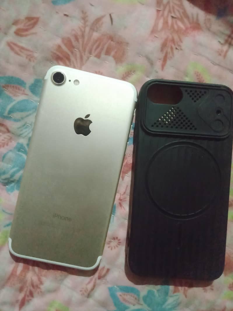 Apple iPhone 7 1