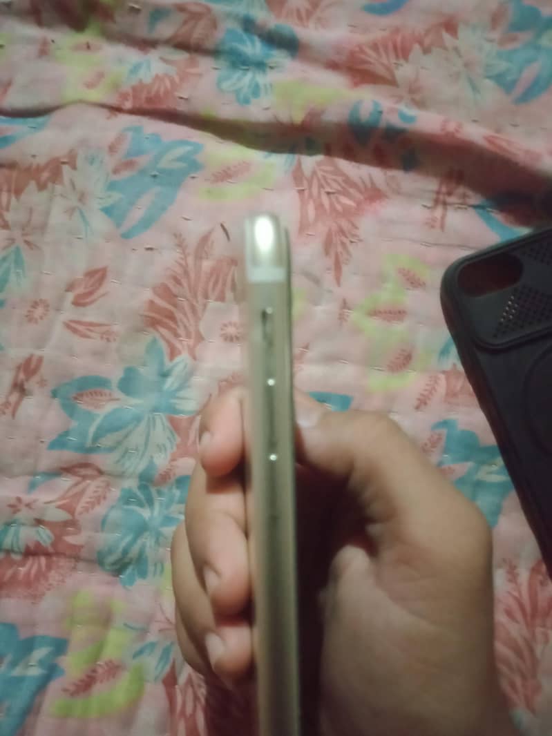 Apple iPhone 7 6