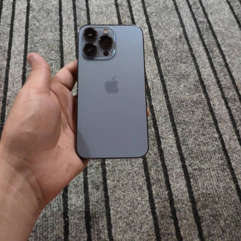 Apple iPhone 13 Pro 0