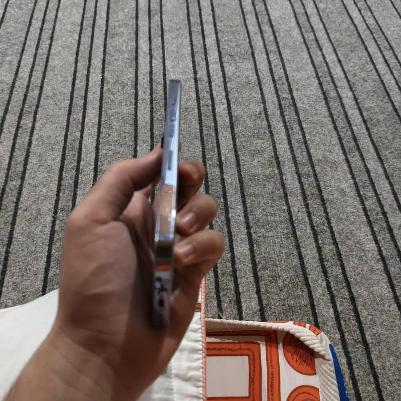 Apple iPhone 13 Pro 4