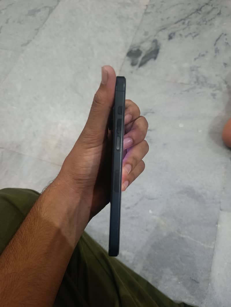 Apple iPhone 15 Pro Max 0