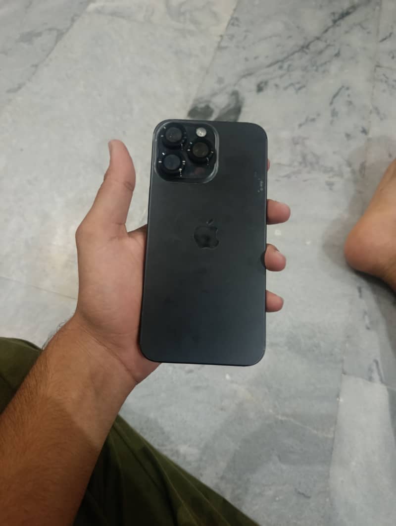 Apple iPhone 15 Pro Max 1
