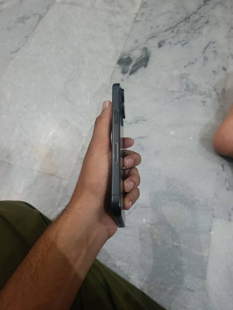 Apple iPhone 15 Pro Max 2