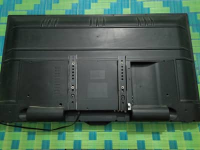 Samsung 42 Inch Smart LED TV - Original and clean