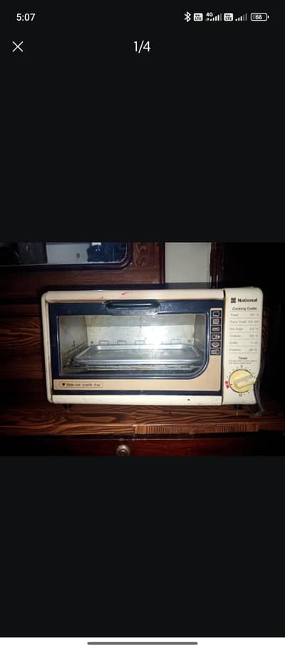 Oven. . . . . . neat Nd clean