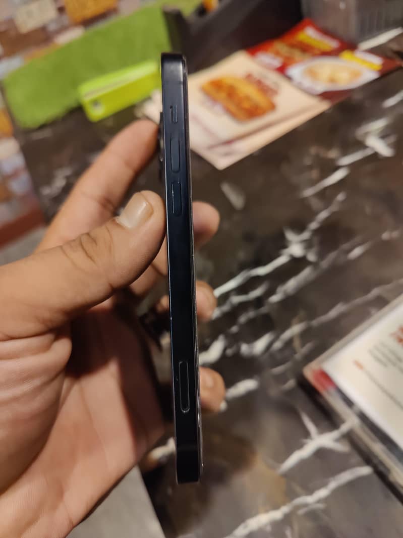 Apple iPhone 12 5