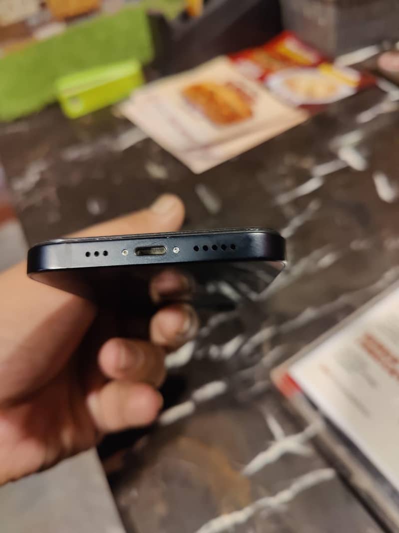 Apple iPhone 12 7