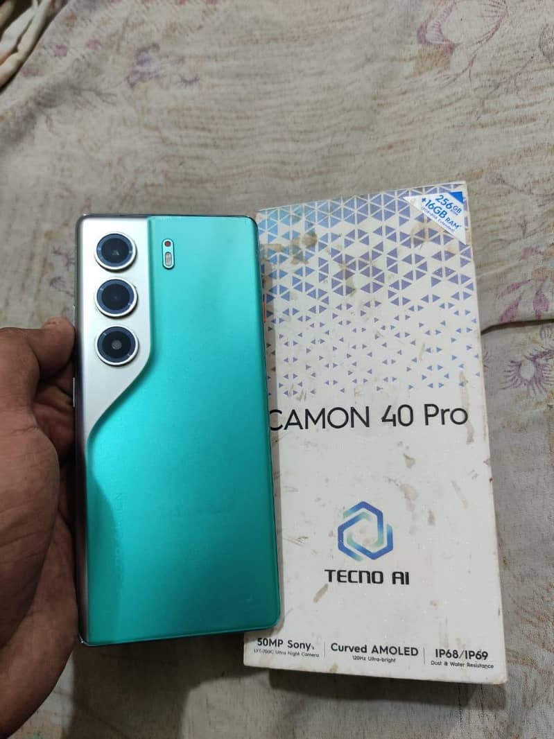 Tecno CAMON 40 Pro 1