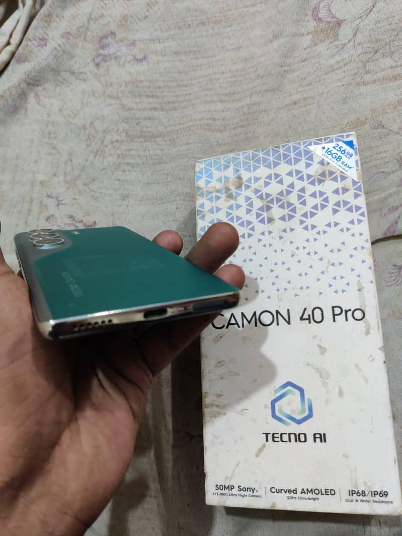 Tecno CAMON 40 Pro 4