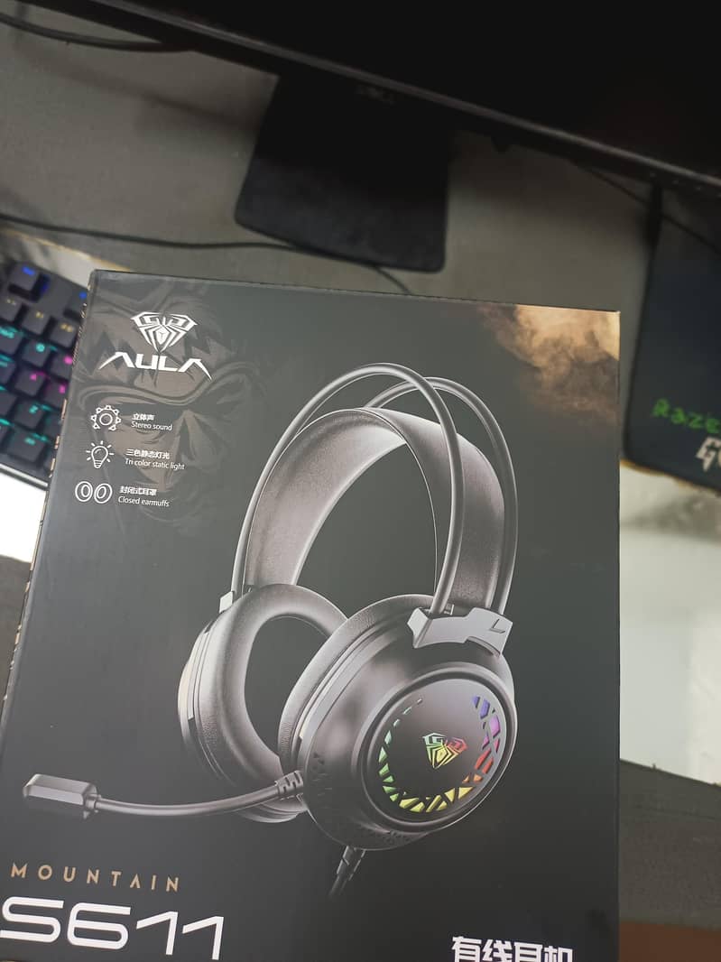 headphone 0