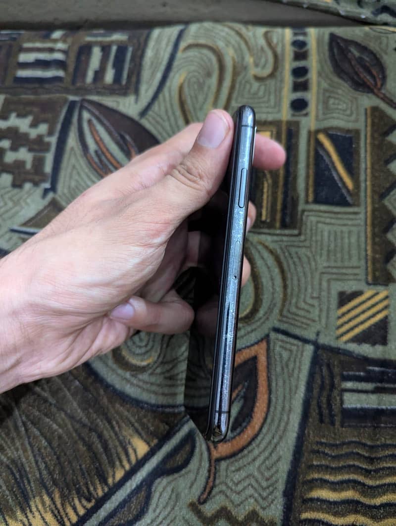 Apple iPhone X 5