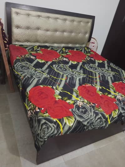 Bed without matress n dressing
