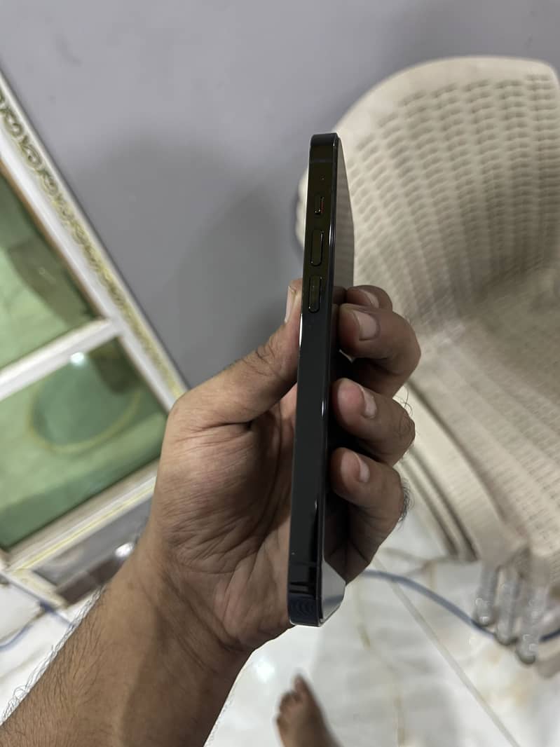 Apple iPhone 14 Pro 2