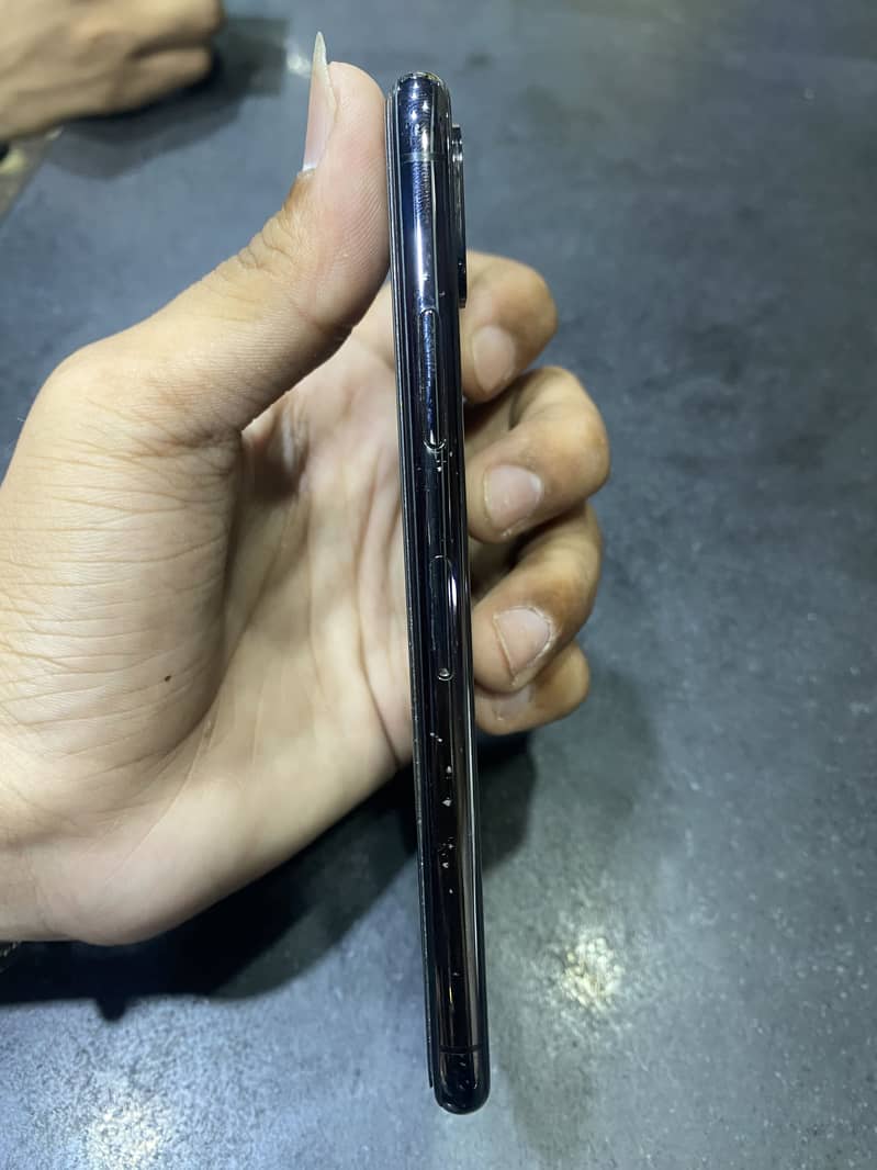 Apple iPhone X 2