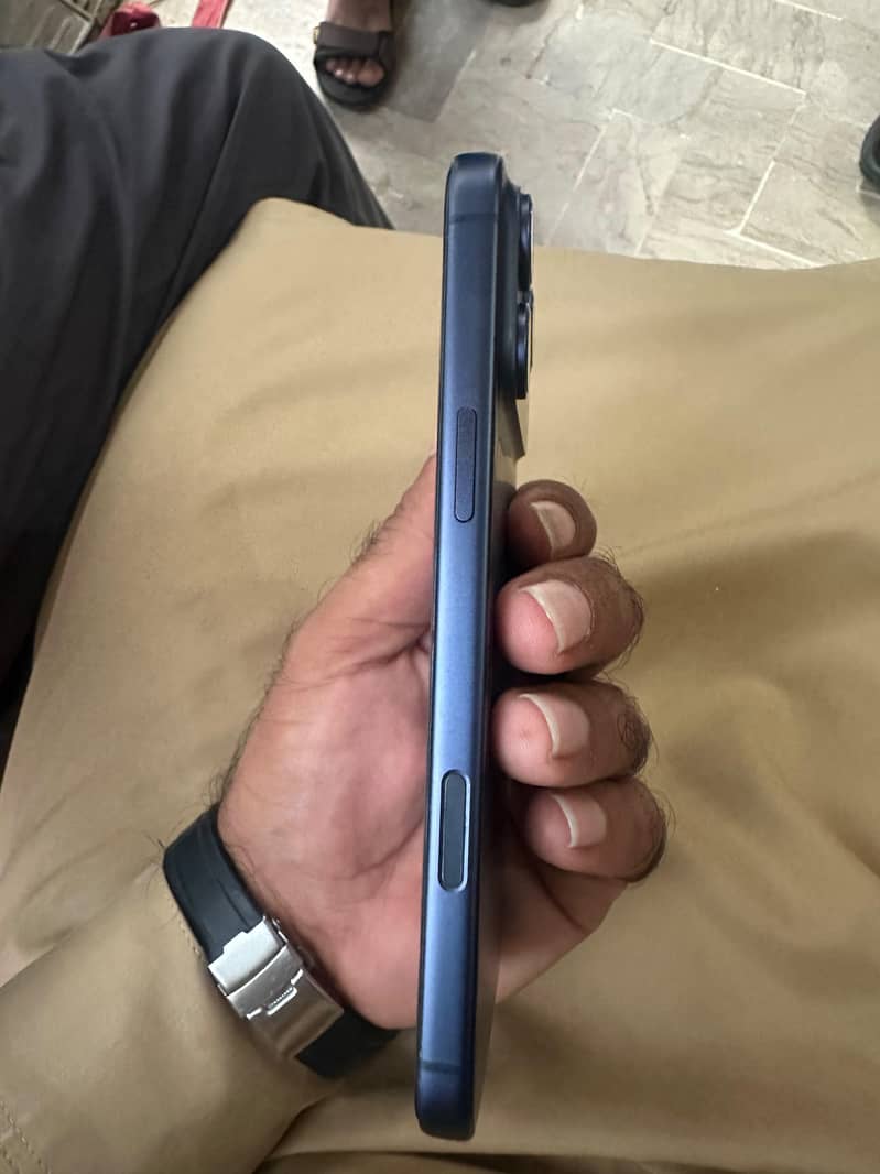 Apple iPhone 17 Pro Max 1