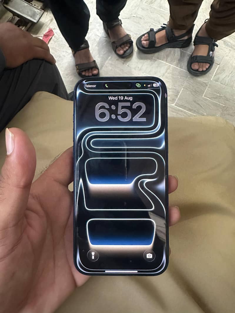 Apple iPhone 17 Pro Max 4