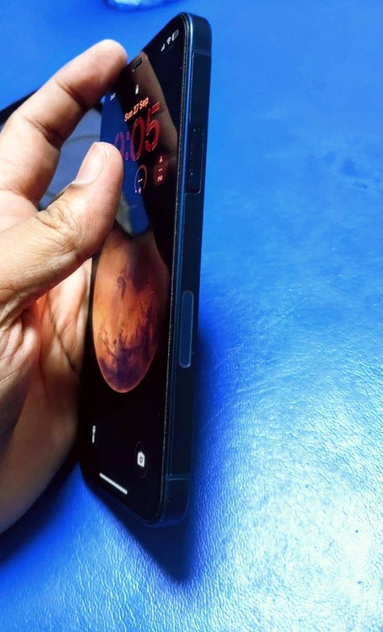 Apple iPhone 12 3