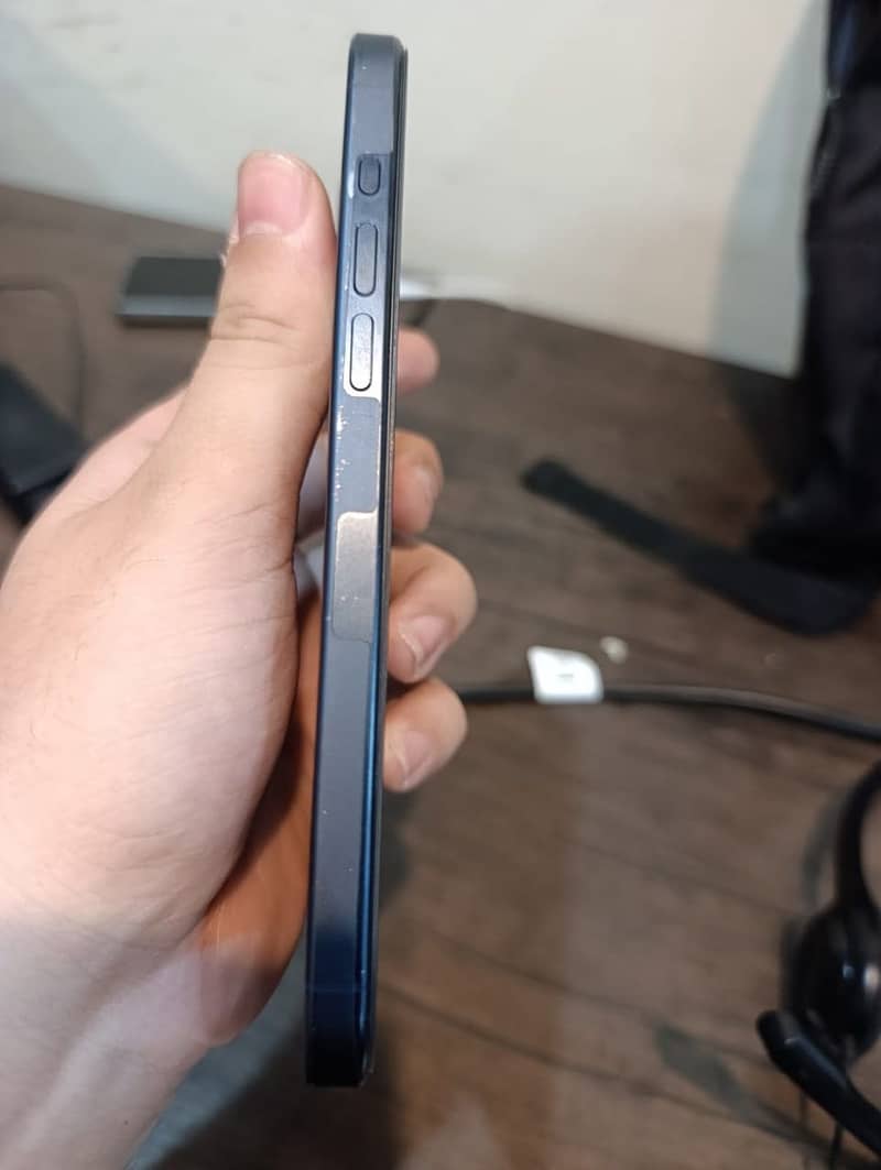 Apple iPhone 15 Pro Max 0