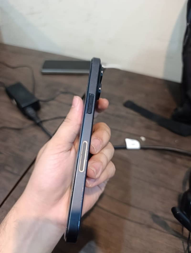 Apple iPhone 15 Pro Max 5