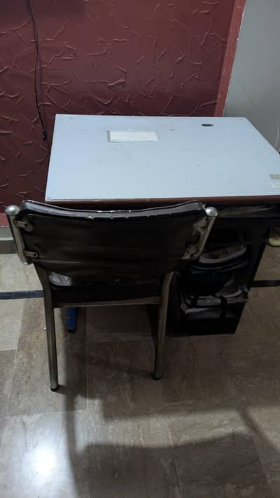 computer table with chair