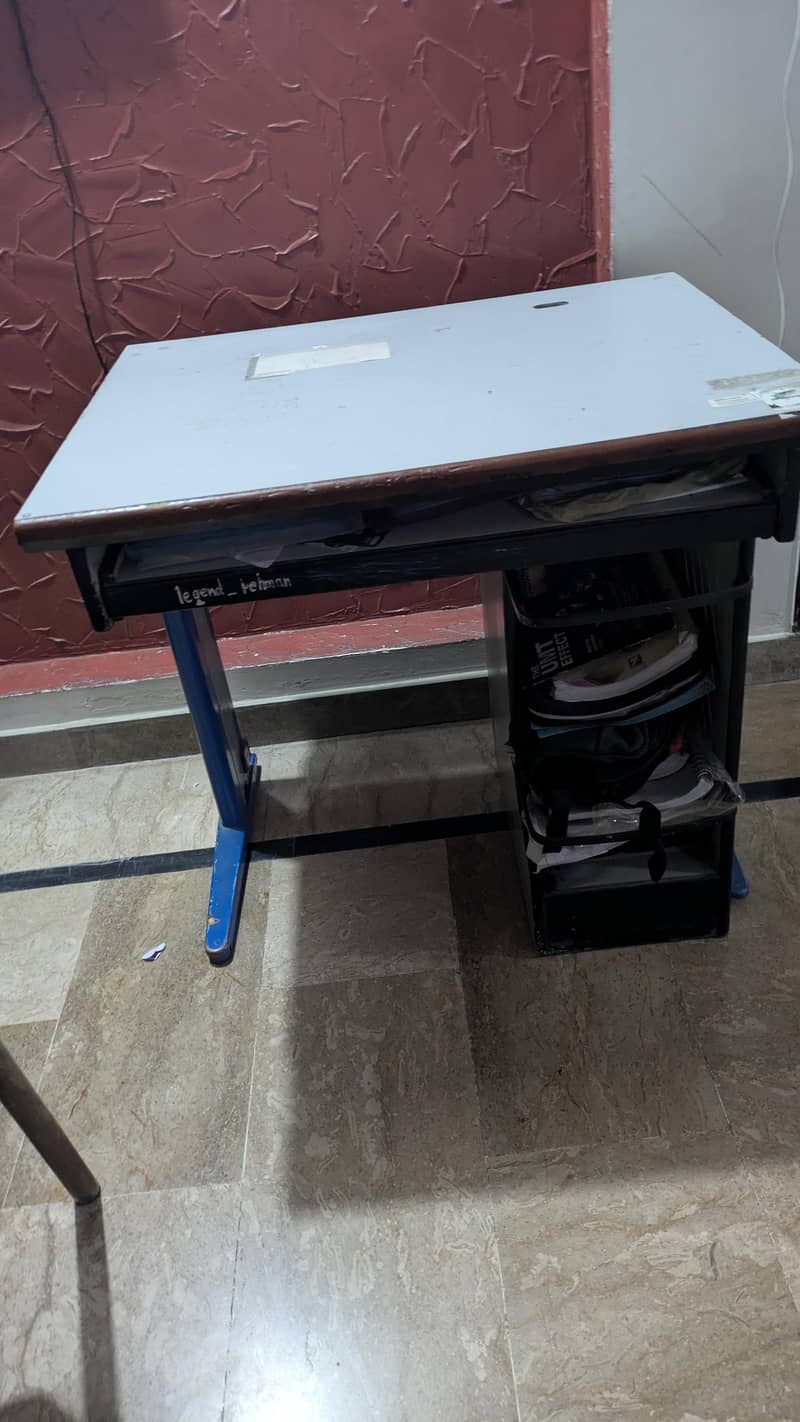 computer table with chair 2