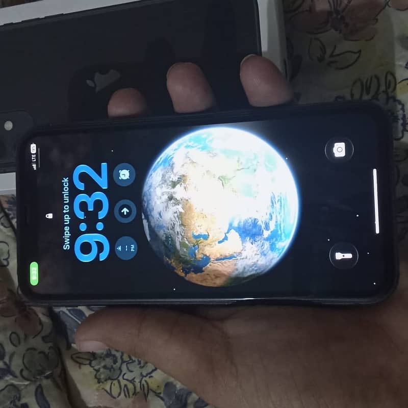 Apple iPhone 11 3