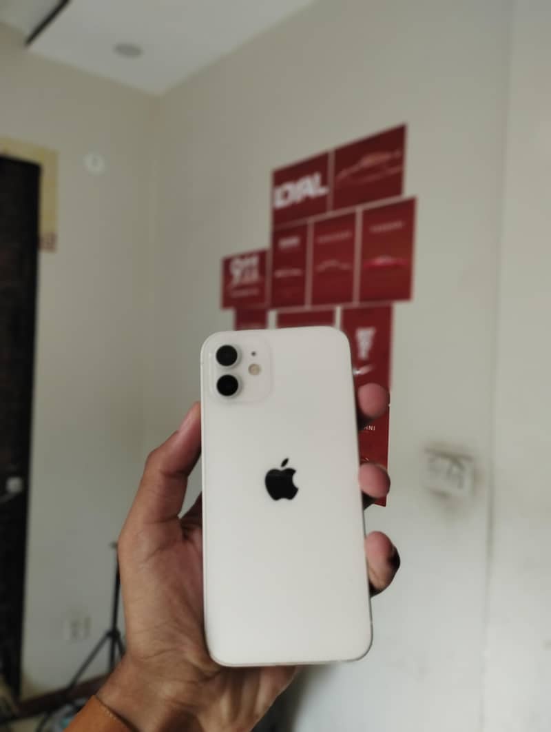 Apple iPhone 12 1