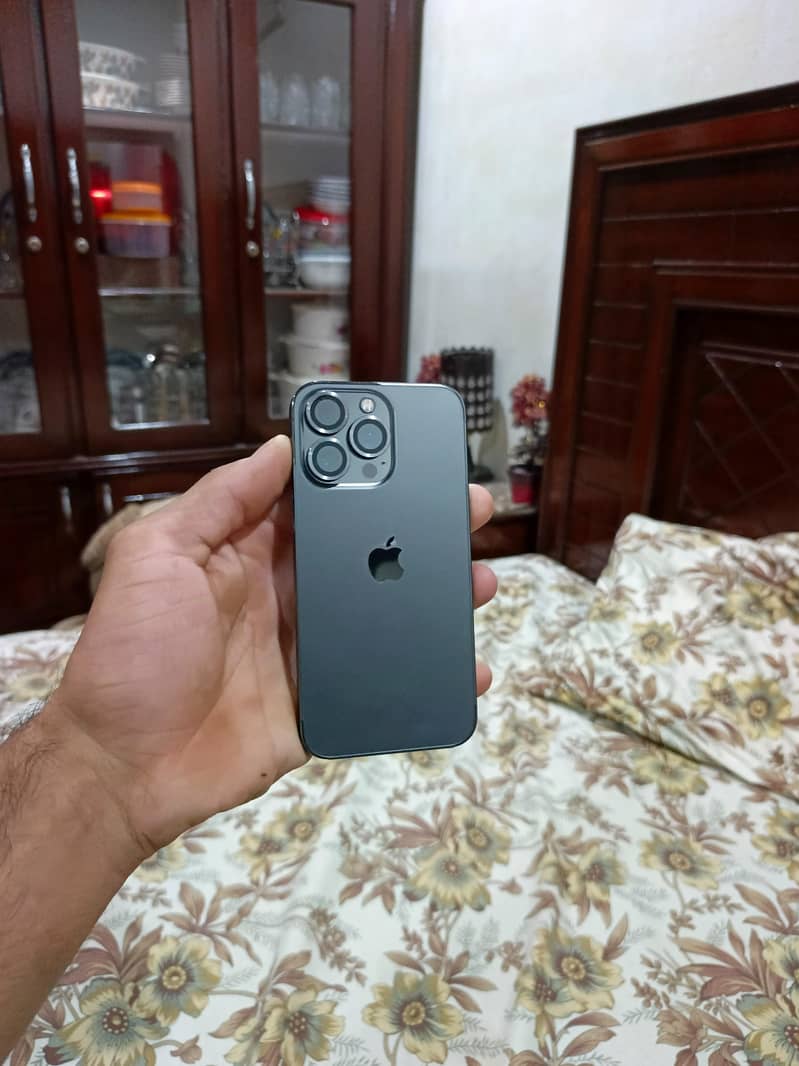 Apple iPhone 13 Pro 0