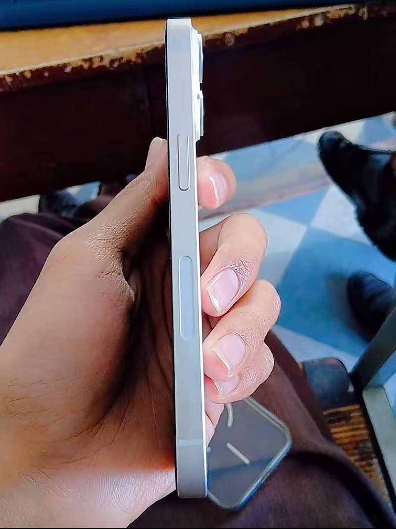 Apple iPhone 14 1