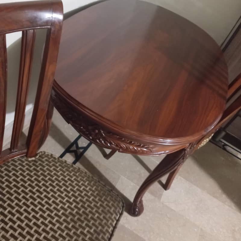 Dining table and chairs 0