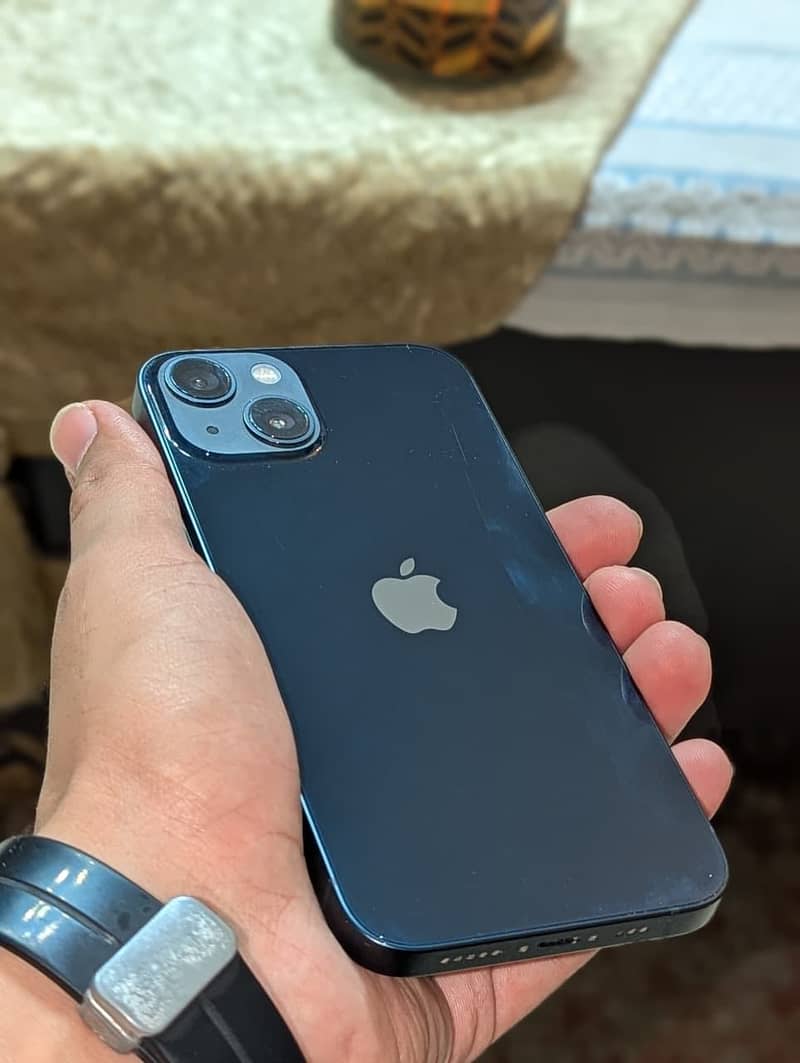 Apple iPhone 13 6